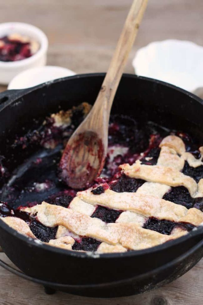 old-fashioned-blackberry-cobbler