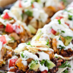 Chipotle Ranch Chicken Taco Flatbread Pizza is one of the BEST pizzas you will ever make and takes minutes to whip up! #tacopizza #flatbreadpizza