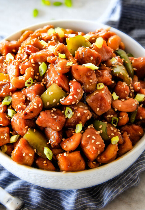 Slow Cooker Chinese Cashew Chicken- this is the best cashew chicken I have ever tried! the chicken is incredibly tender, the sauce is wonderfully flavorful and the punch of buttery, creamy cashews is out of this world! Definitely a family favorite and so much heather than takeout!