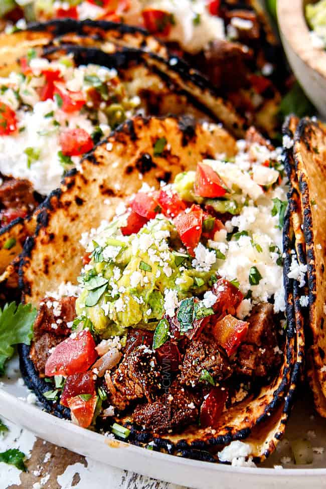 up close fo carne asada street tacos
